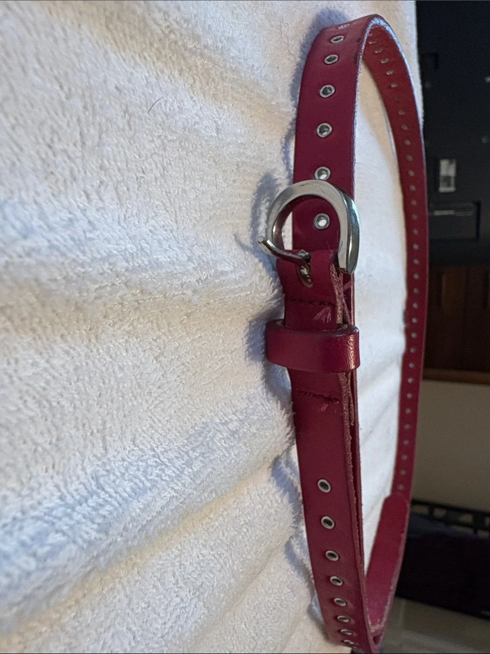 Vintage /Retro Red Skinny grommet/eyelet belt, fits 37–40” waist